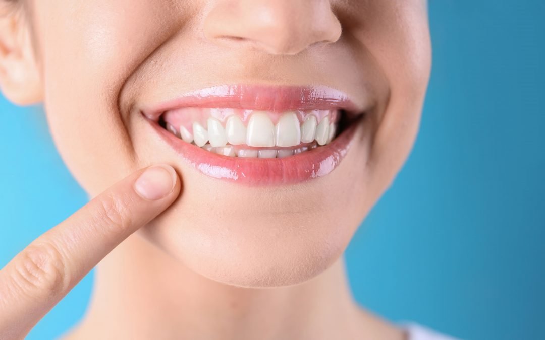 Como el tabaco afecta las encías y los dientes